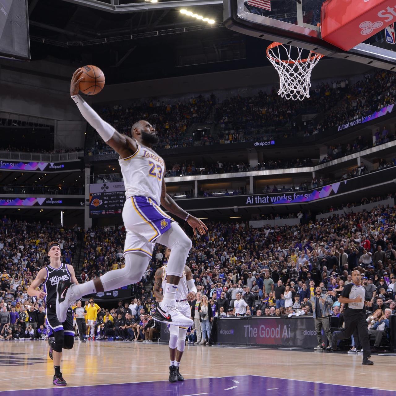 LeBron James' legendary longevity, in two images: same date, dunk, city... and 20 years apart | Marca