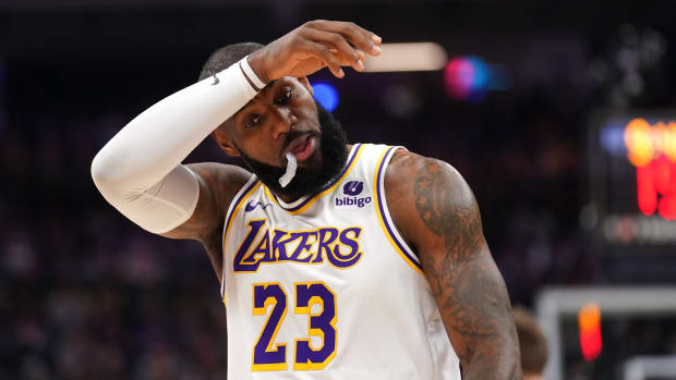 Lakers Injury News: Key Forward Out Thursday Against Suns, Another Rotation Piece Probable - All Lakers | News, Rumors, Videos, Schedule, Roster, Salaries And More