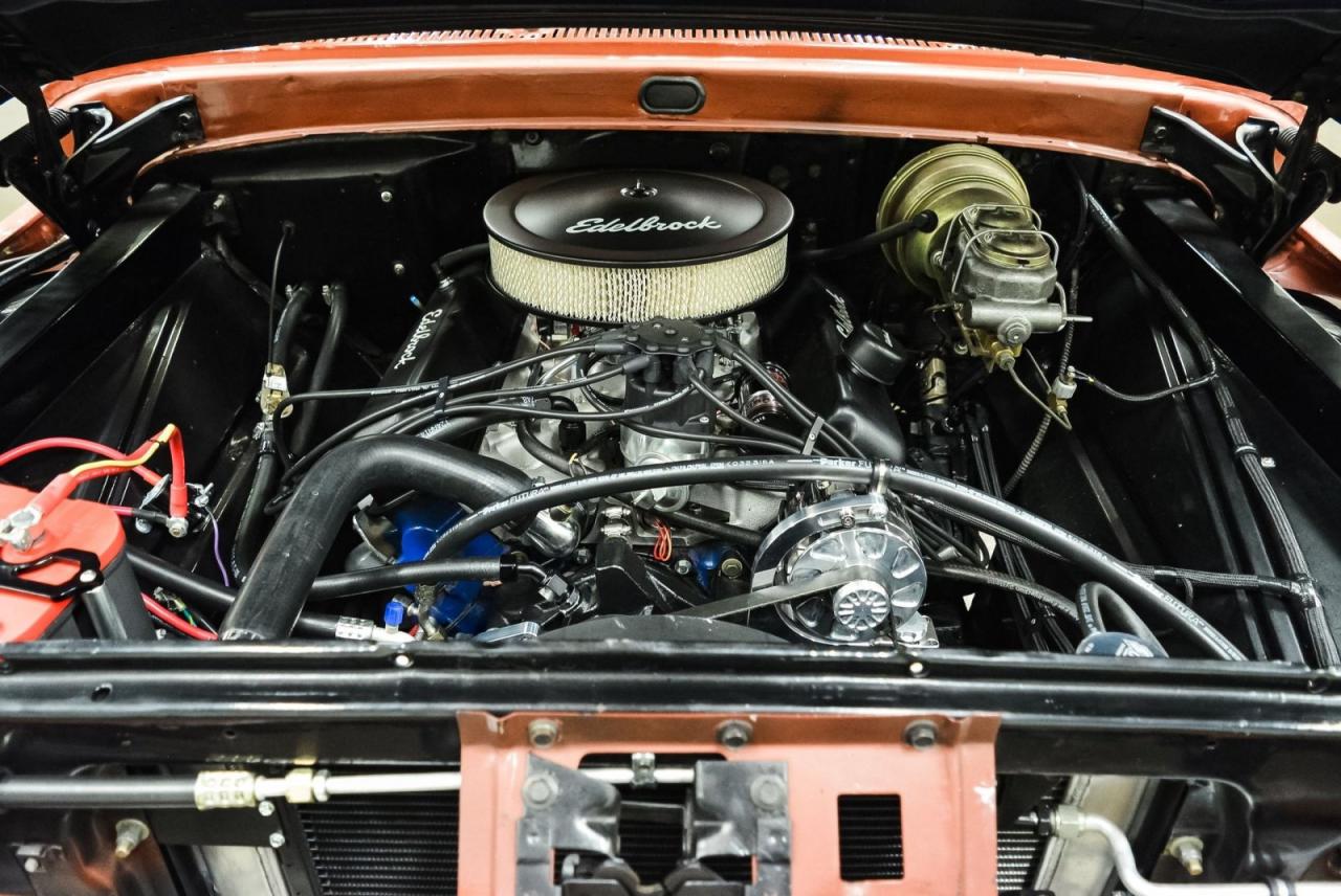 The Allure of the 1966 Ford F100 4x4: A Stunning Classic Truck