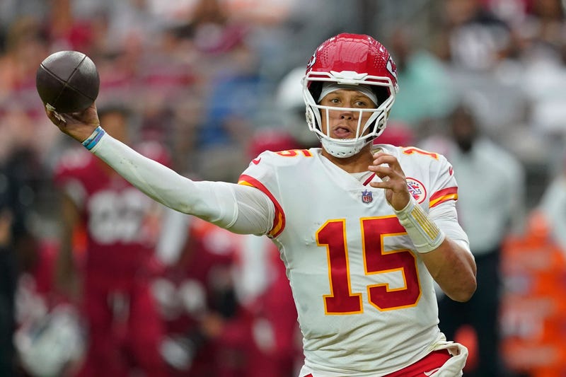 Patrick Mahomes makes a throw against the Arizona Cardinals.