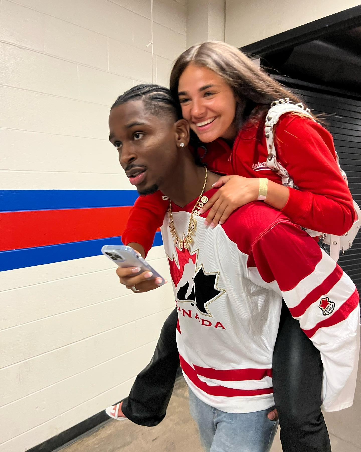 NEW SGA! Famous NBA Player Shai Gilgeous-Alexander and His Fiancée Hailey Are Anticipating Their First Chιld Together