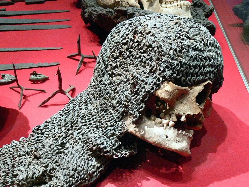 A mediaeval chainmail skull was discovered in a vast Swedish cemetery - BAP NEWS