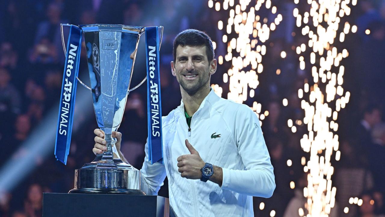 Djokovic vuelve a ser 'maestro' tras ganar a Ruud la final de las ATP Finals e iguala a Roger Federer