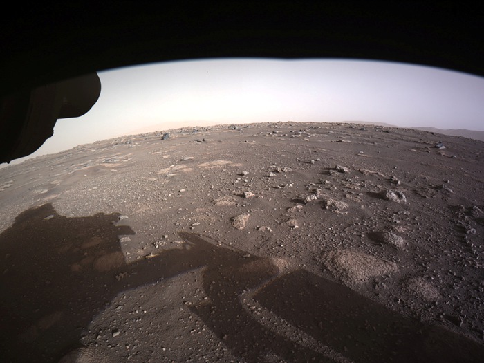 NASA công bố ảnh màu ấn tượng trên sao Hỏa do tàu Perseverance chụp - Tuổi  Trẻ Online